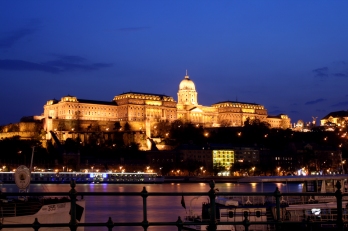 Budapest_castle_night_5